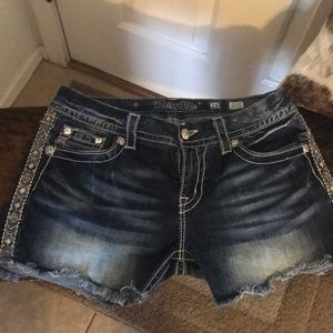 Miss Me Mid-Rise Easy Shorts Size 28